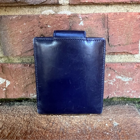 Ferragamo Purple Leather Wallet with Gold Clasp - Picture 4 of 7